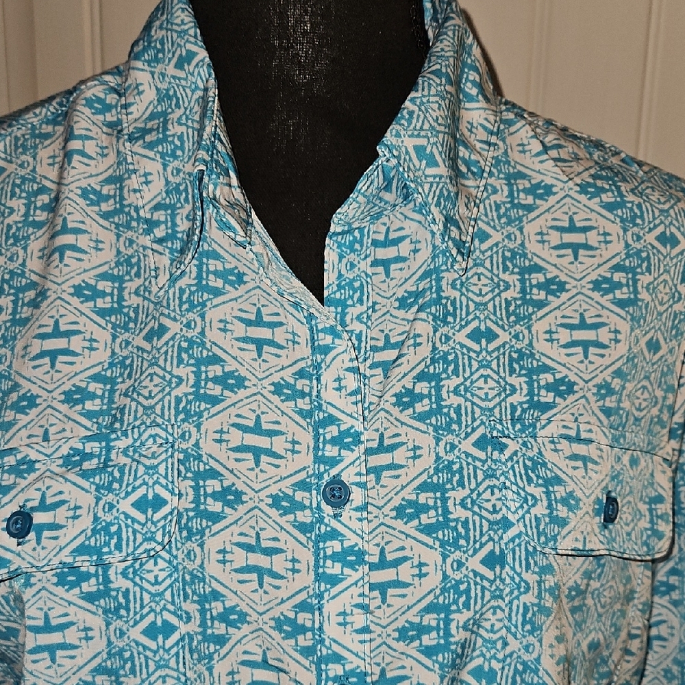 Vintage Chic Blue And White Patterned Women's But… - image 2